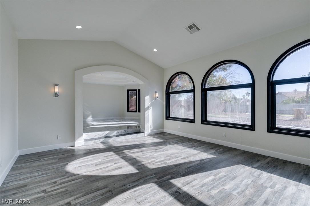 7040 Obannon Dr - Photo 6 of 42