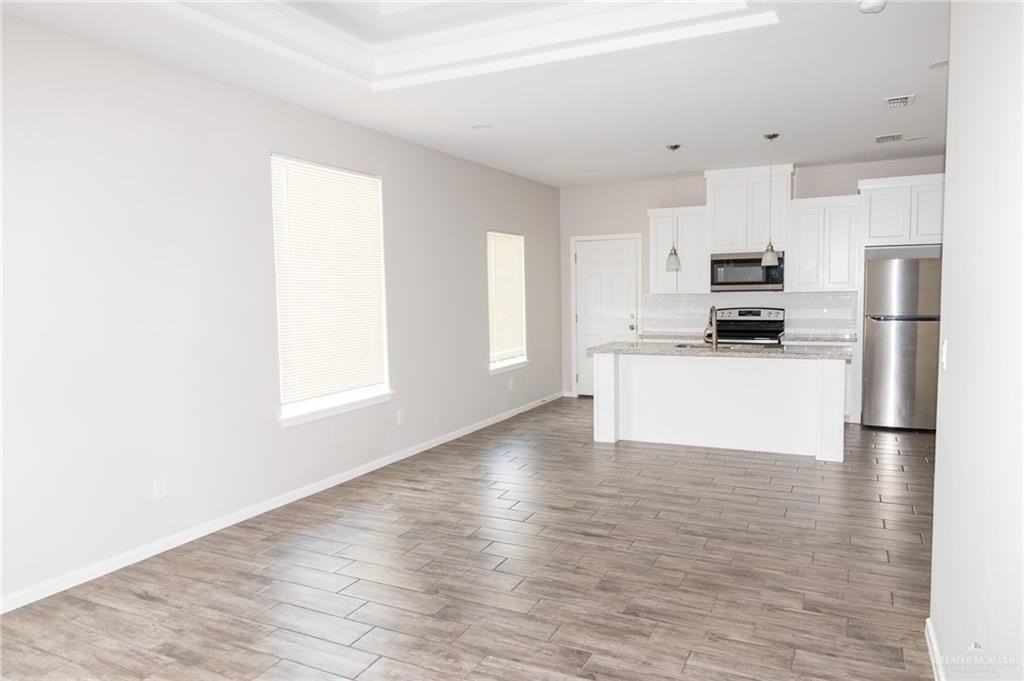 5808 Sandpiper Ave - Photo 3 of 16