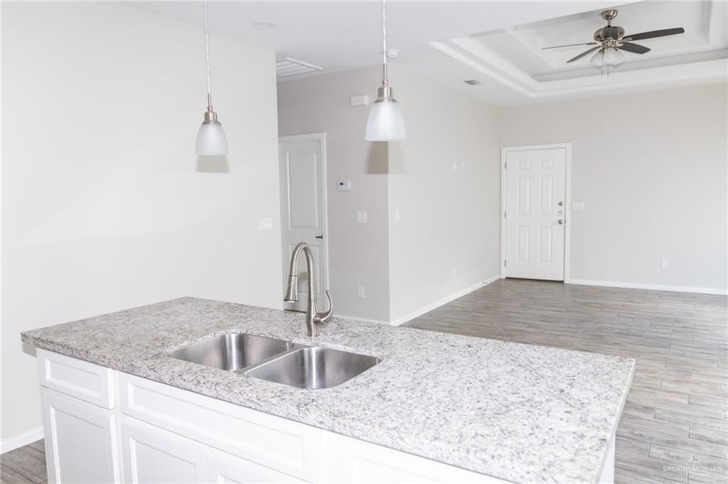 5808 Sandpiper Ave - Photo 7 of 16
