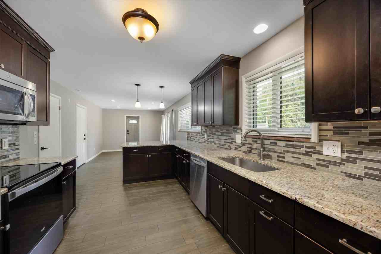 4790 Belzair Dr - Photo 3 of 29