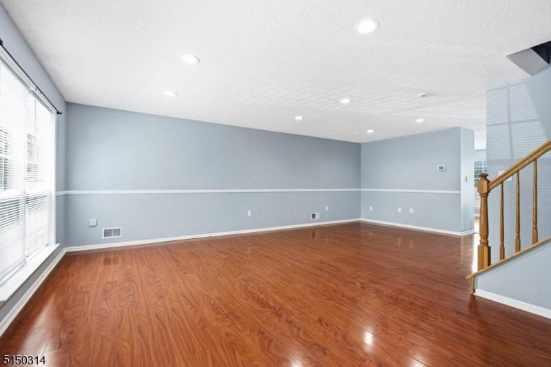 9 Balboa Ln - Photo 2 of 29