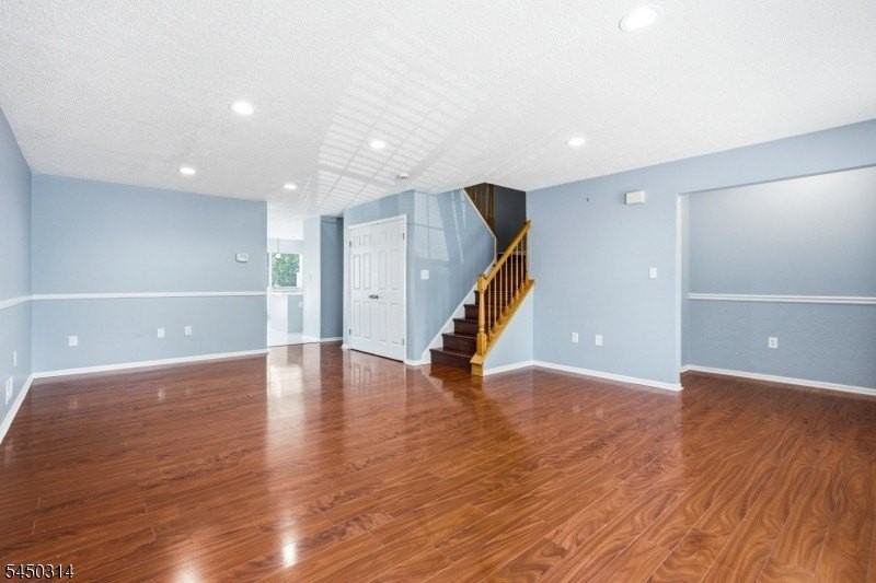 9 Balboa Ln - Photo 3 of 29