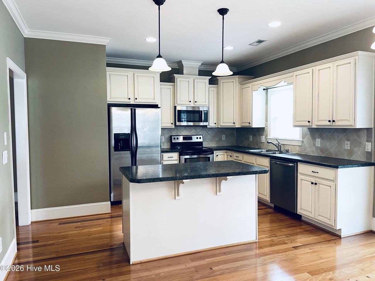 2208 Tulls Cove Rd - Photo 6 of 25