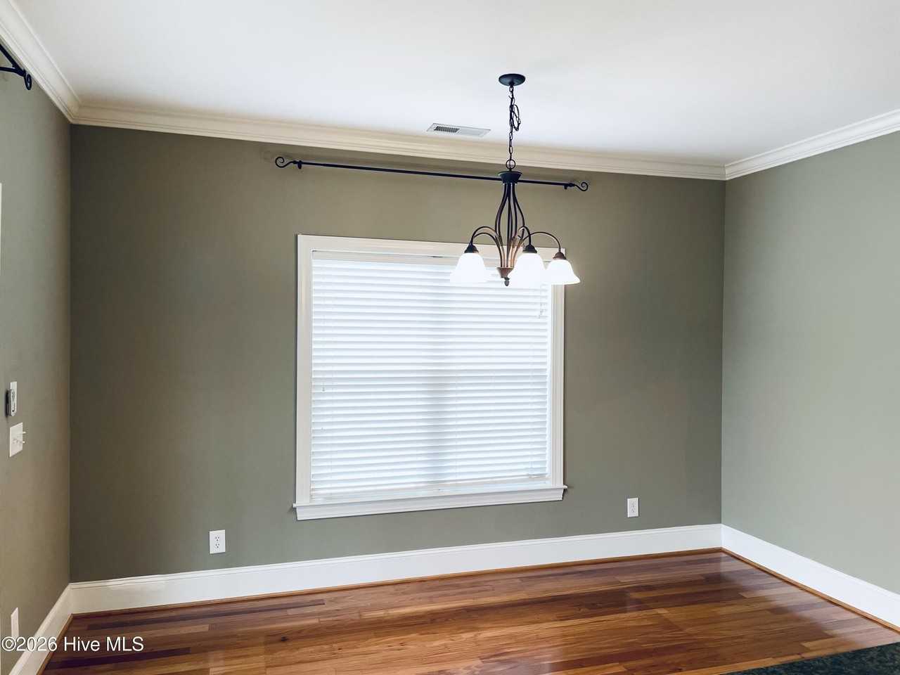 2208 Tulls Cove Rd - Photo 7 of 25