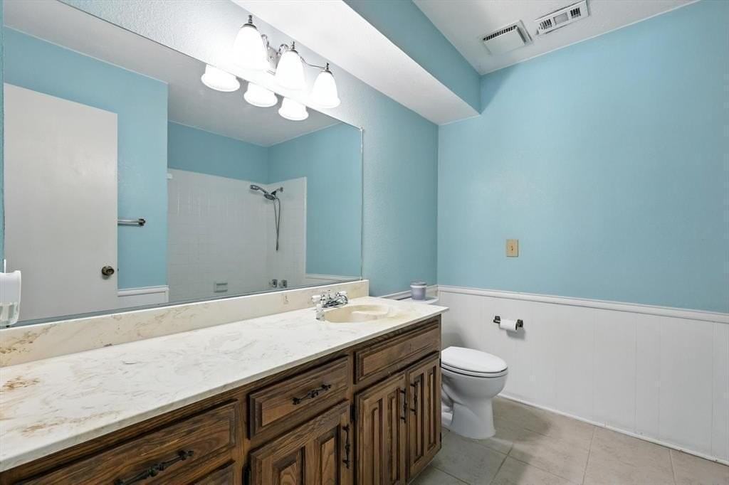 1506 N Valley Pkwy - Photo 5 of 17