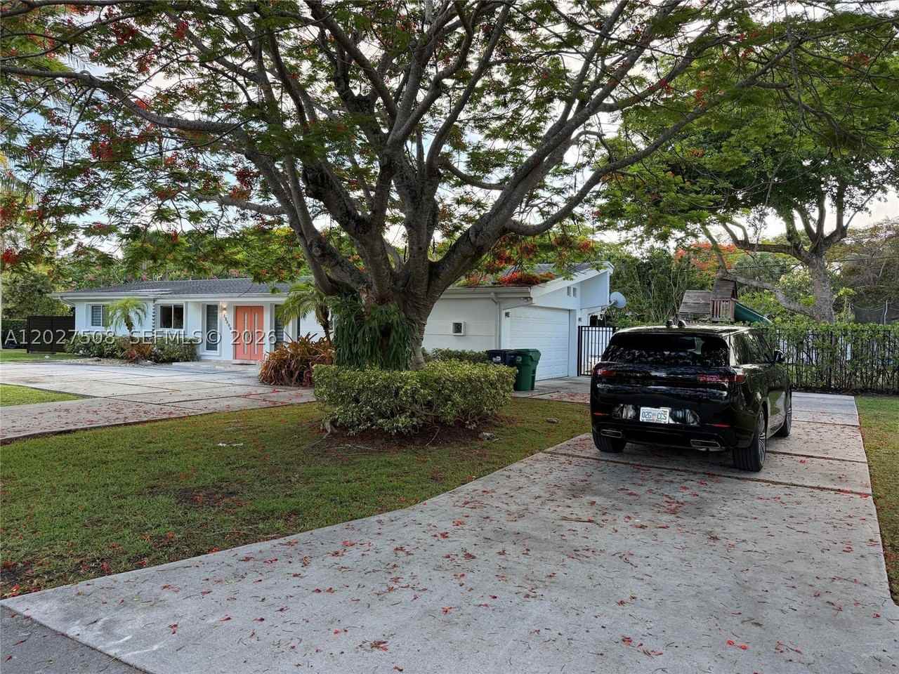 12800 Sw 82nd Ct #0 - Photo 2 of 28