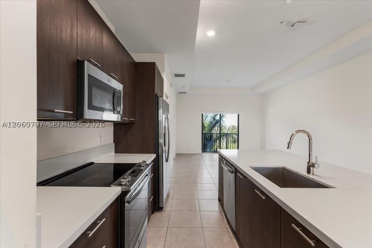 8031 Nw 104th Ave #31 - Photo 4 of 20