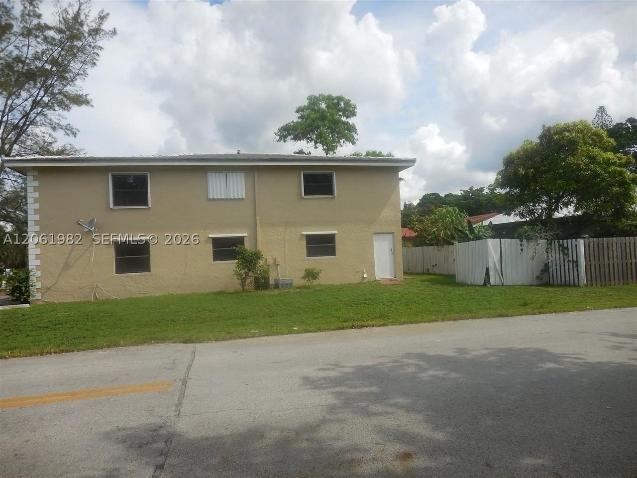 4101 Riverside Dr #4 - Photo 2 of 8