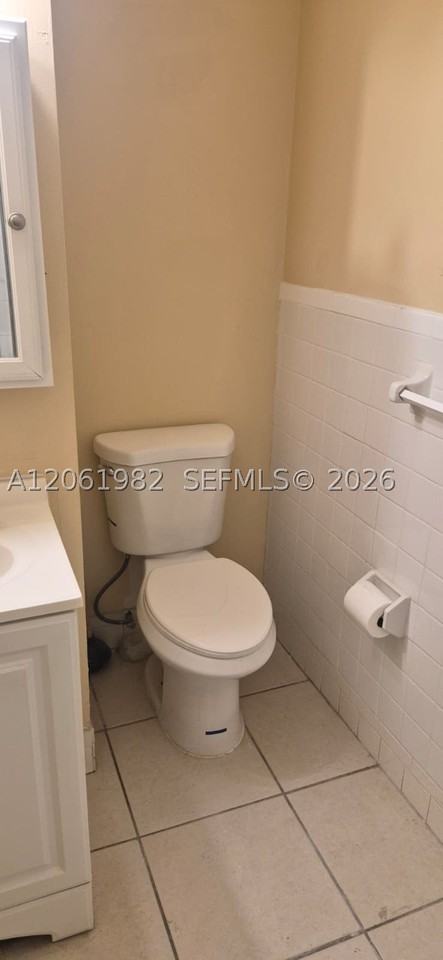 4101 Riverside Dr #4 - Photo 4 of 8