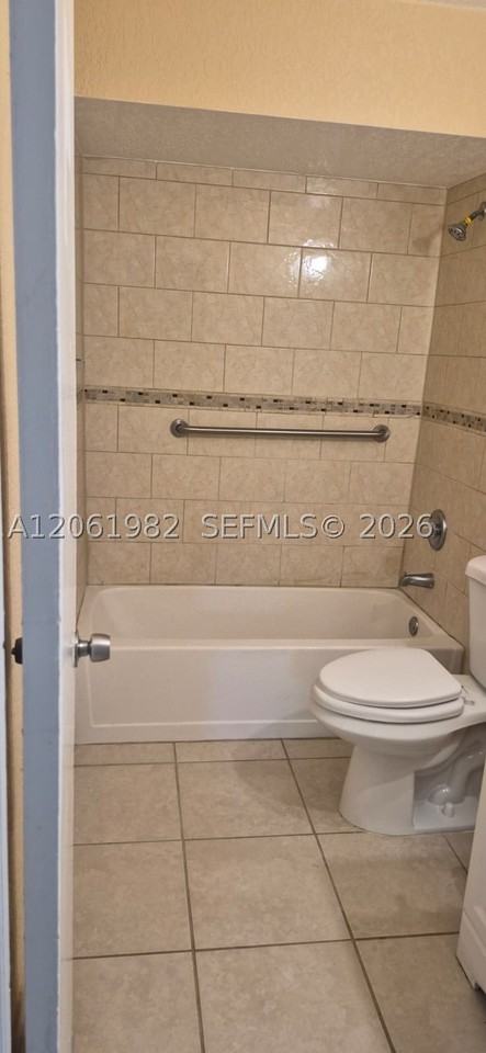 4101 Riverside Dr #4 - Photo 5 of 8