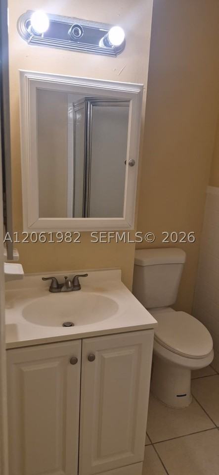 4101 Riverside Dr #4 - Photo 6 of 8