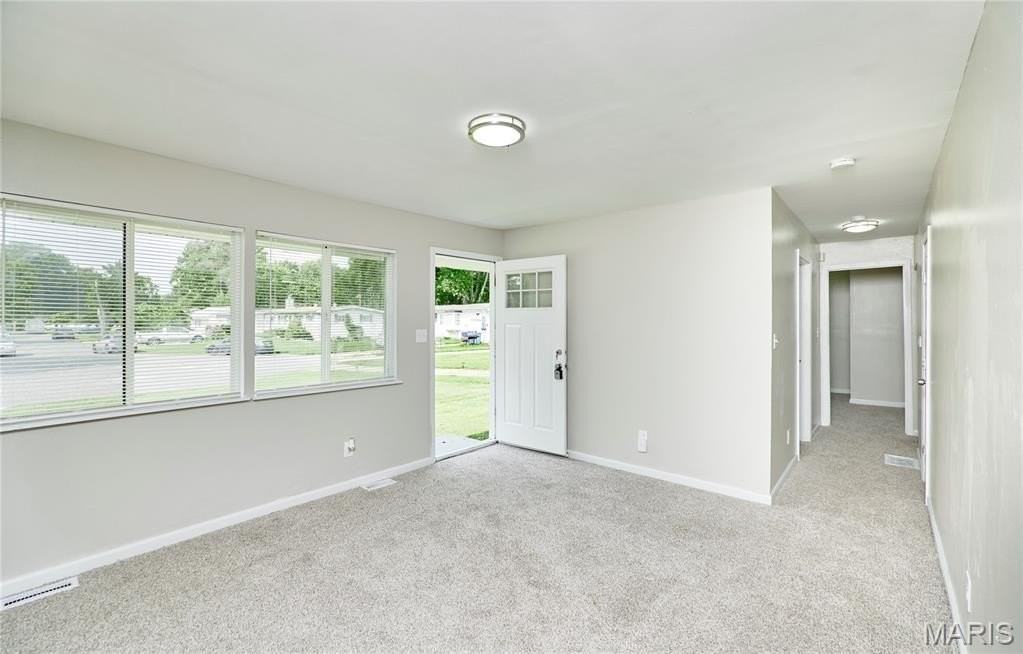 1915 Curtis Ct - Photo 6 of 25