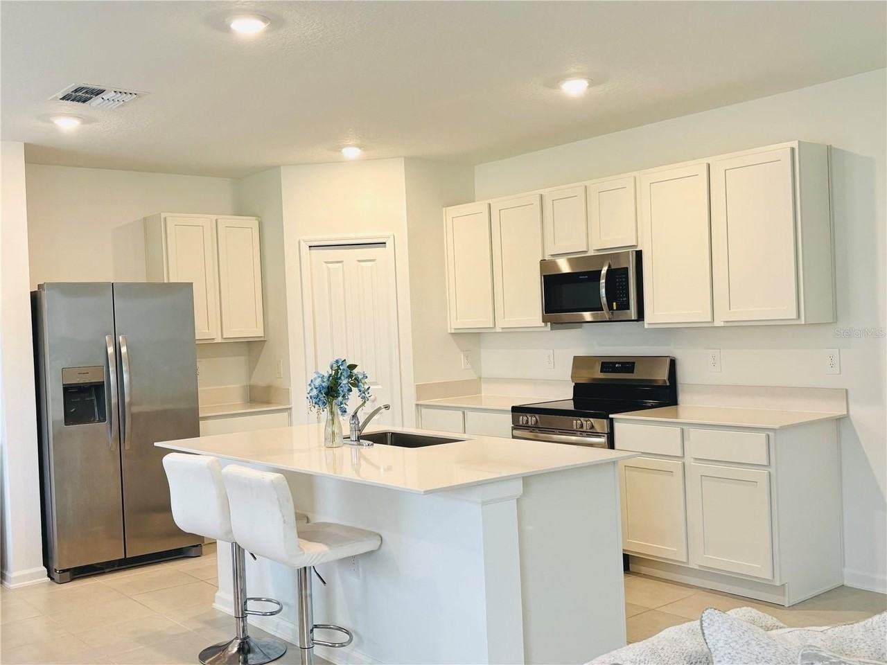 4045 Old Mill Rd - Photo 4 of 13