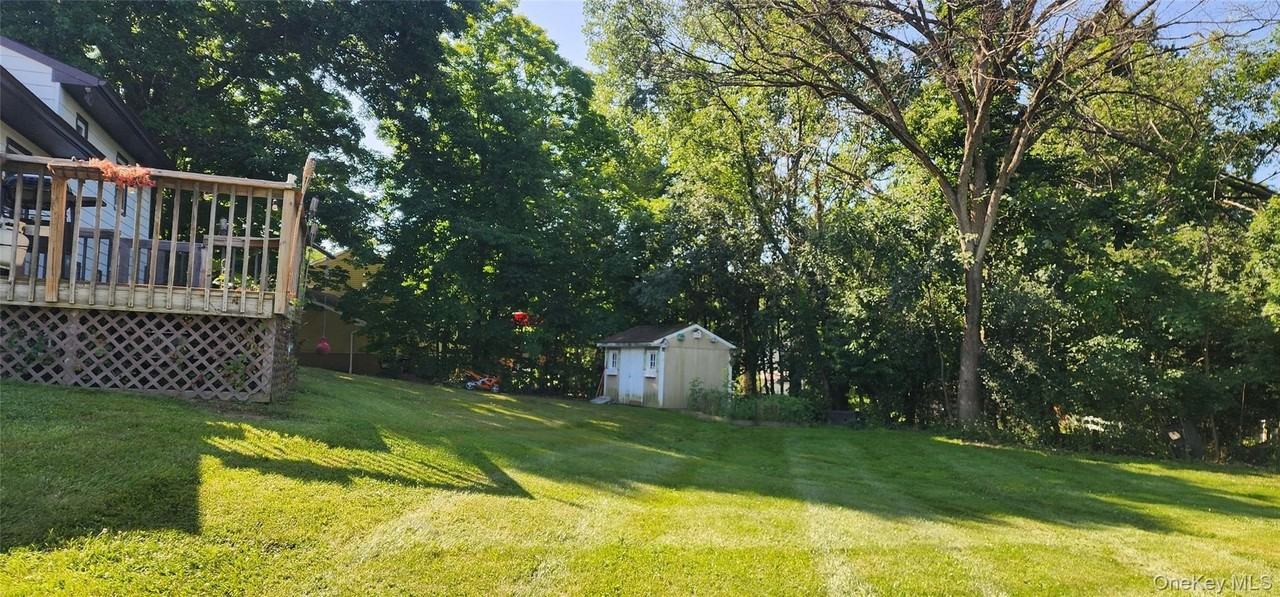 13 Amy Rd - Photo 4 of 15