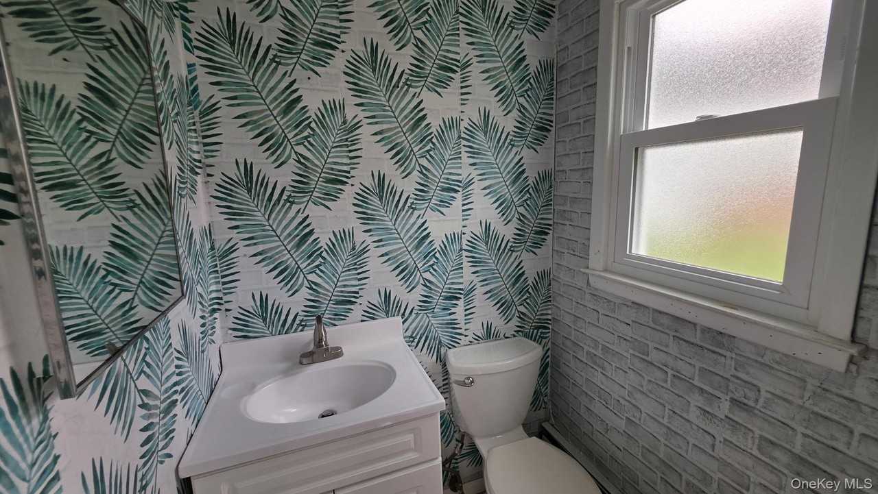 28 Roundhill Dr - Photo 7 of 9