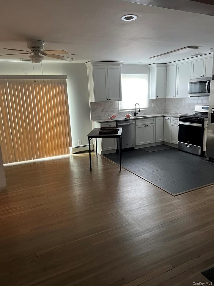 822 9th St - Photo 3 of 8