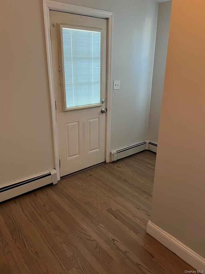822 9th St - Photo 4 of 8