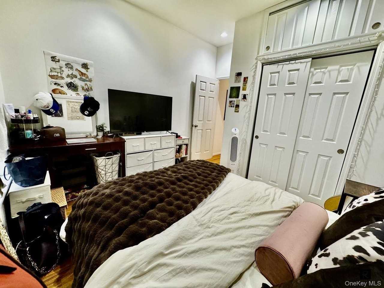 435 E 75th St #13 - Photo 2 of 19