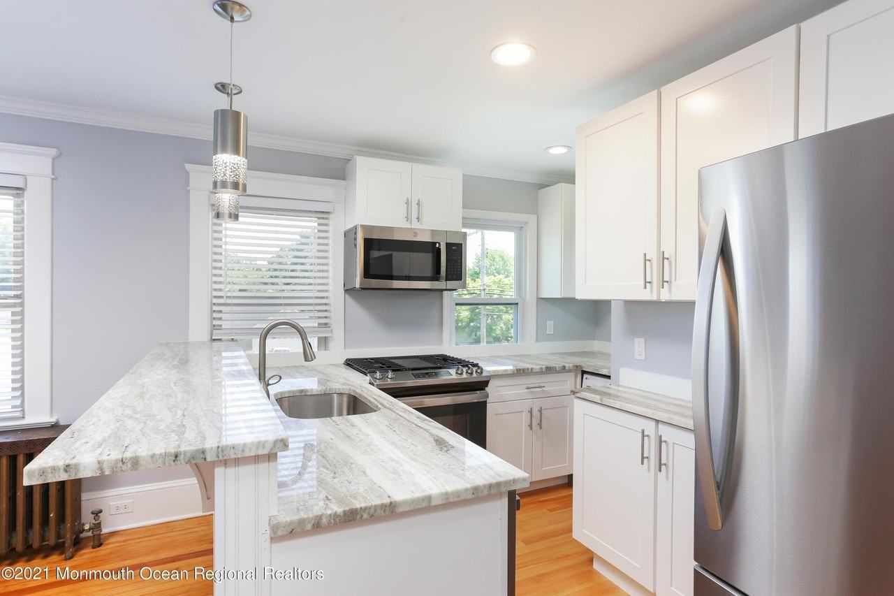 89 Locust Ave #2 - Photo 3 of 9