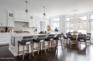 featured image of 5 Red Oak Dr