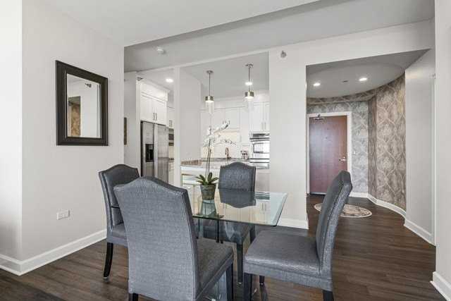 1335 S Prairie Ave #1003 - Photo 7 of 18