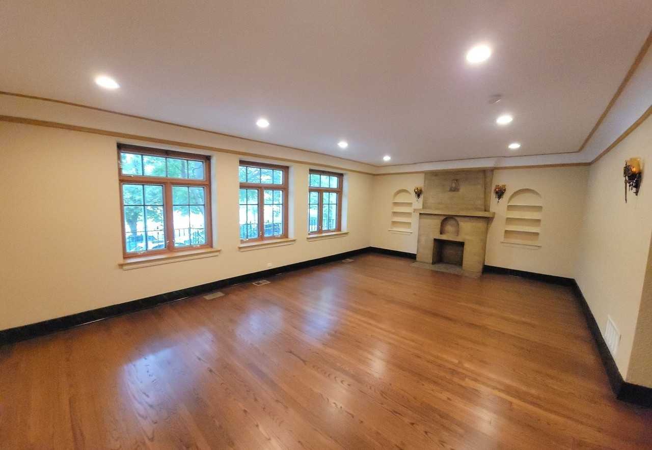 2151 W Granville Ave #1 - Photo 2 of 14