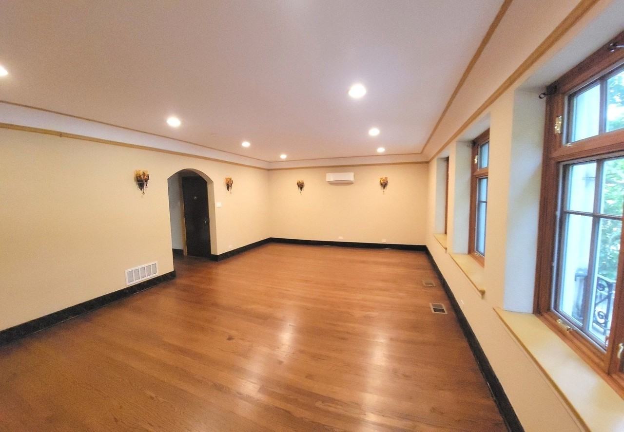 2151 W Granville Ave #1 - Photo 3 of 14