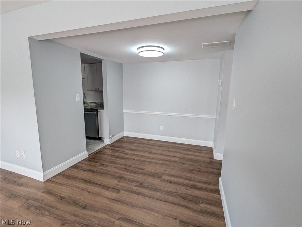 6920 Carriage Hill Dr #104 - Photo 7 of 23