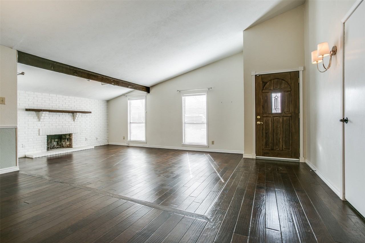 4525 Newcombe Dr - Photo 3 of 21
