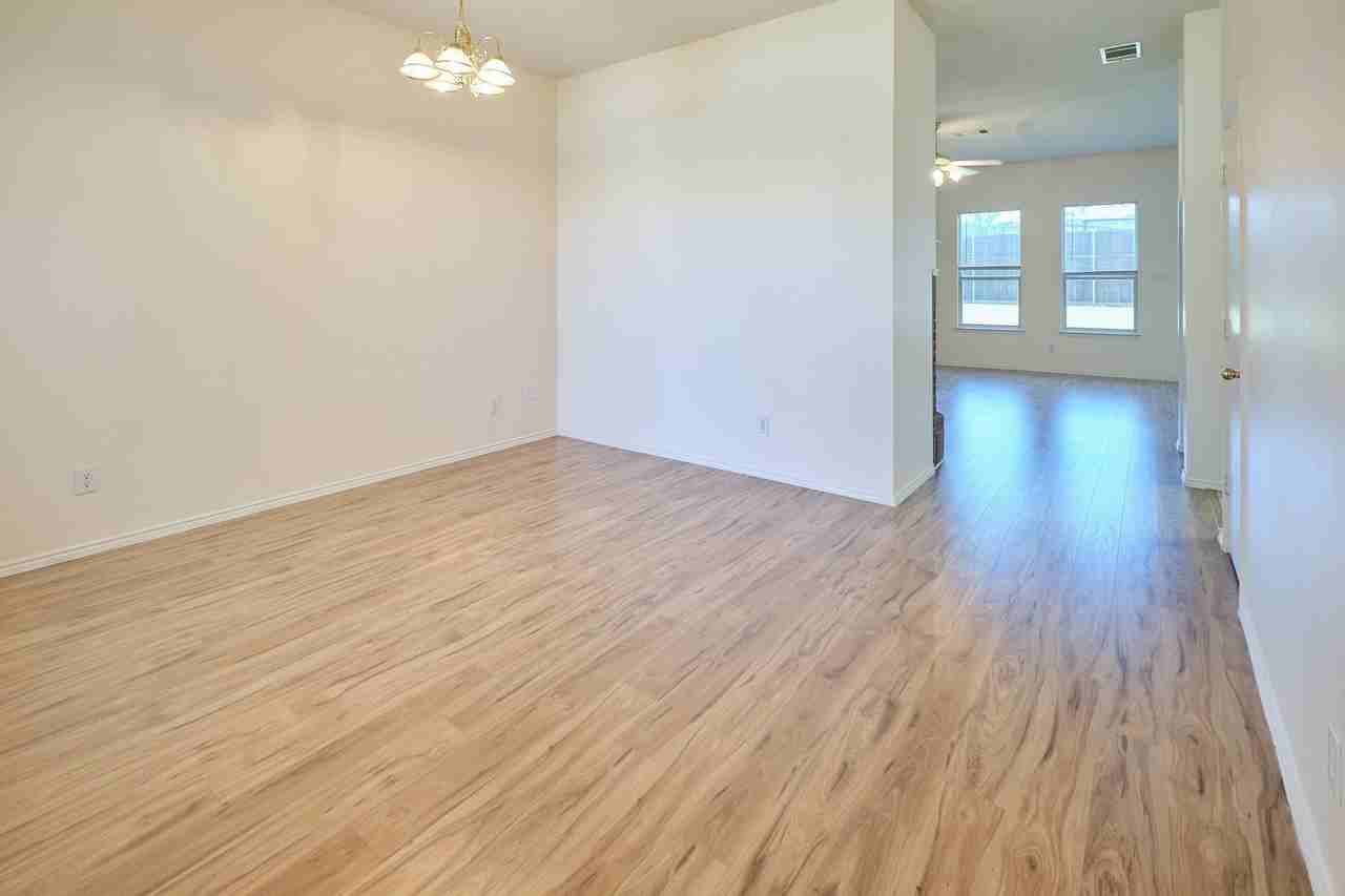 501 Harvard Dr - Photo 4 of 19