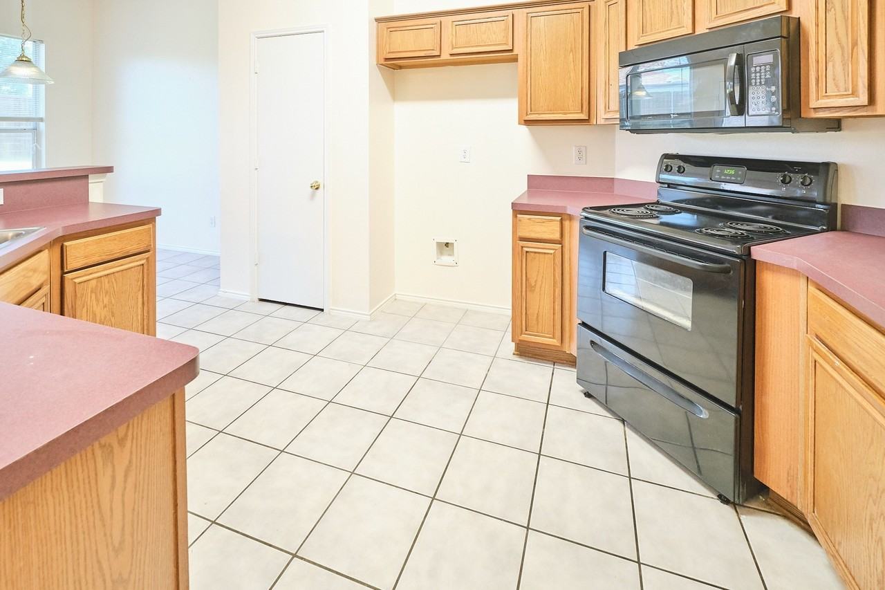 501 Harvard Dr - Photo 5 of 19