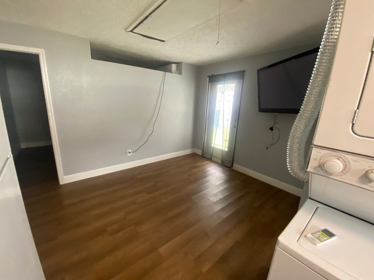 27103 Frampton Ave - Photo 3 of 13