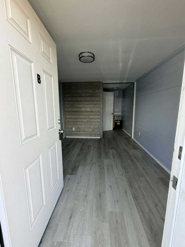 1419 26th Avenue W Studio 1 - Photo 2 of 8