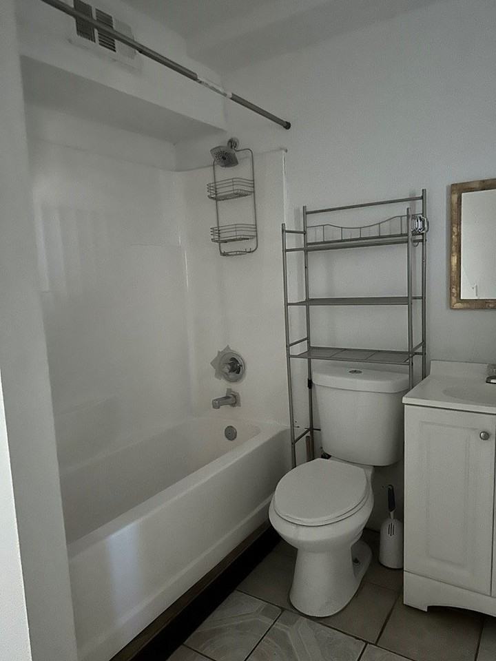 1405 S Baird St #C - Photo 2 of 8