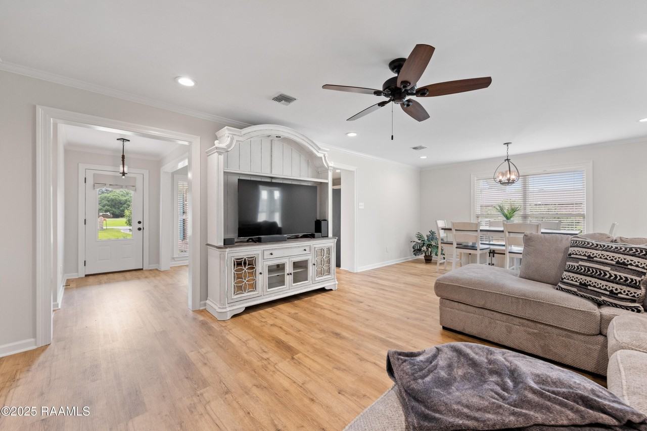 2508 Ferris Rd - Photo 6 of 39