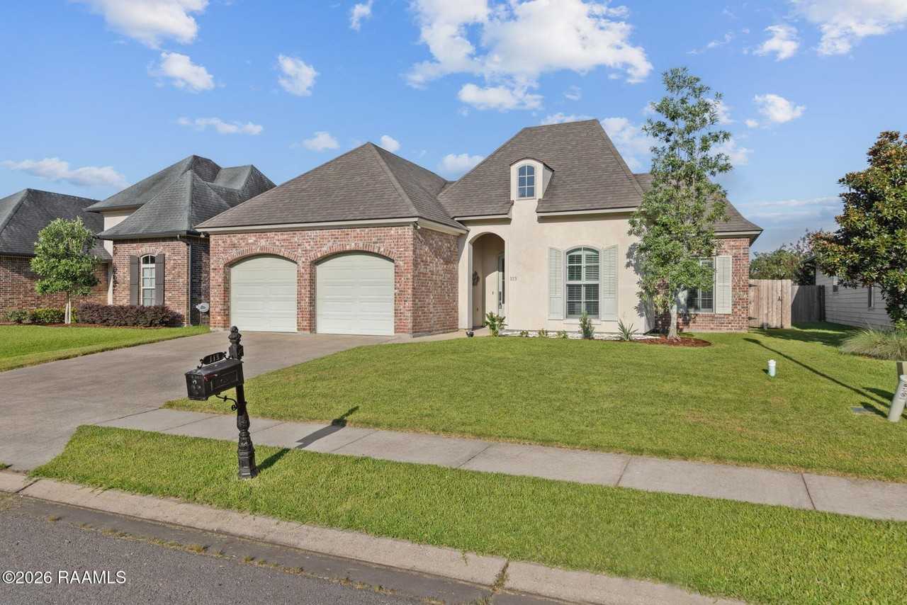 113 Beauchamp Ln - Photo 2 of 39