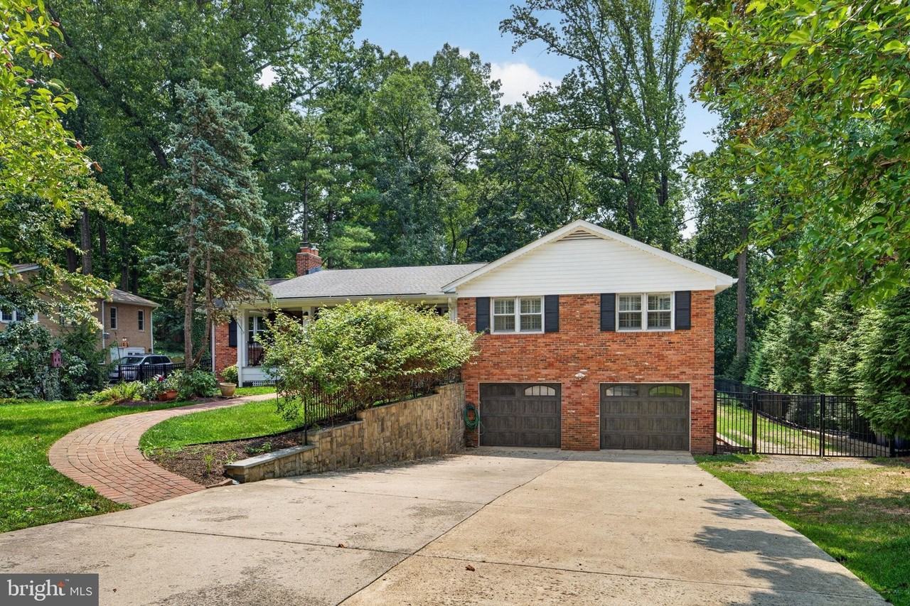 6443 Walters Woods Dr - Photo 2 of 50