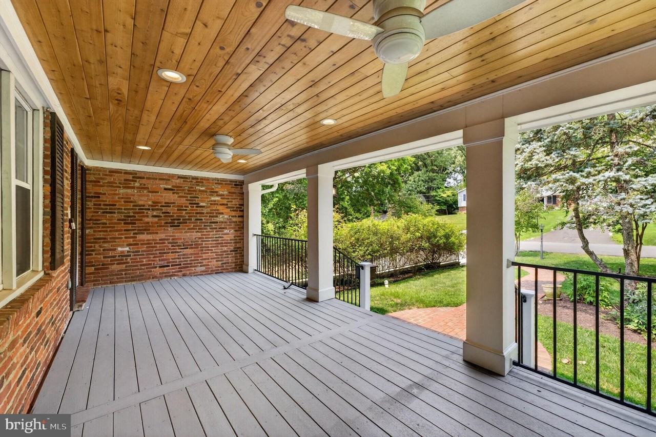 6443 Walters Woods Dr - Photo 6 of 50