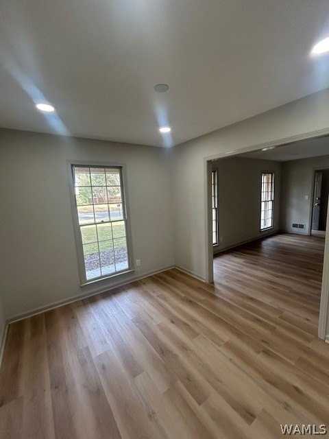 203 Riverdale Ln - Photo 4 of 18