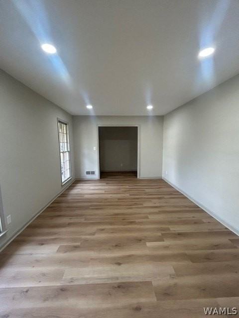 203 Riverdale Ln - Photo 5 of 18