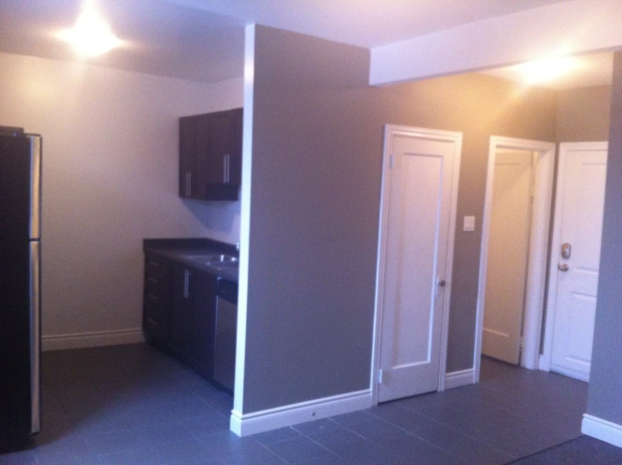 950 Oxford Street East #1 - Photo 3 of 9