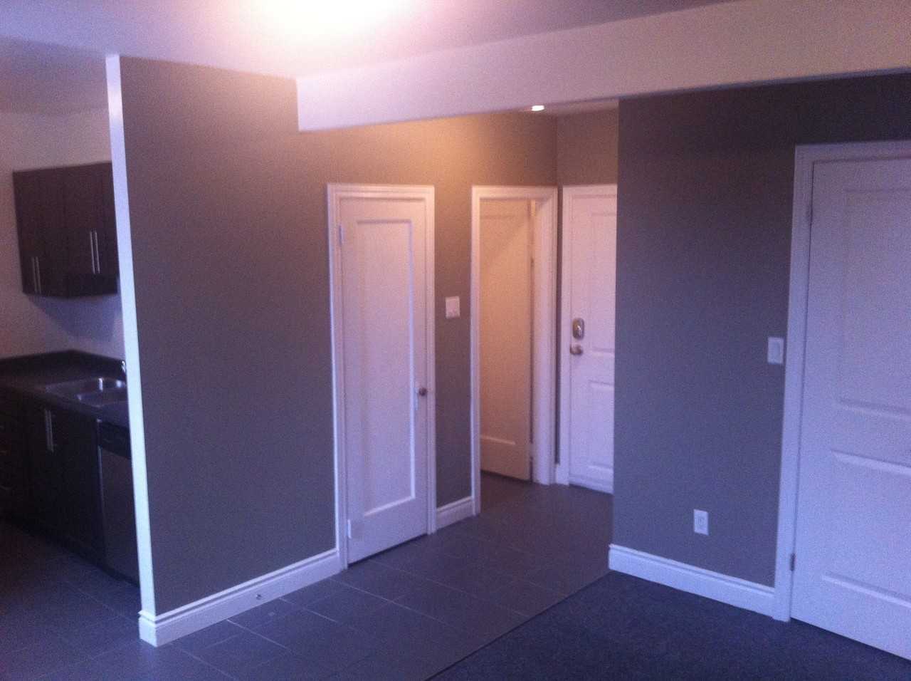 950 Oxford Street East #1 - Photo 4 of 9