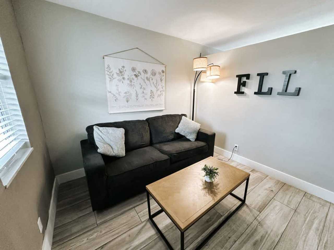 50 Davie Boulevard - Photo 2 of 42