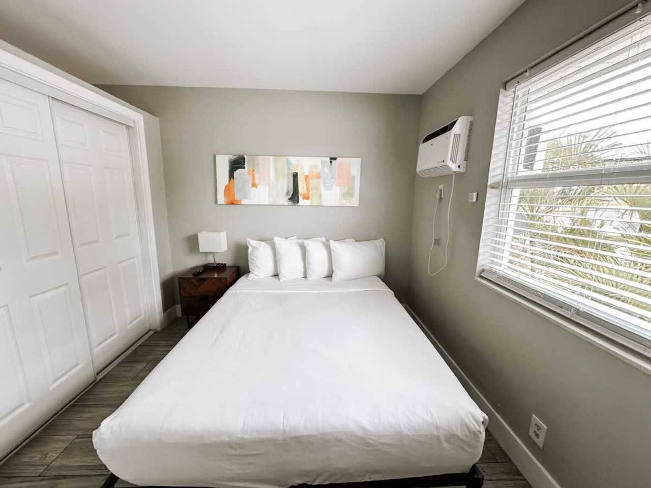50 Davie Boulevard - Photo 4 of 42