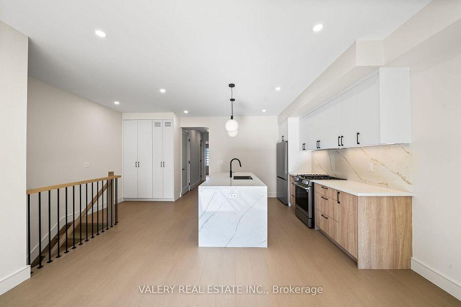 131 Dovercourt Road #2nd Floor - Photo 5 of 24