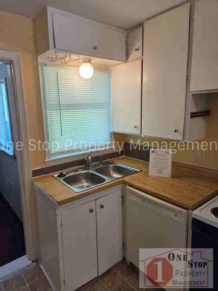 6432 Overton Ave - Photo 5 of 13