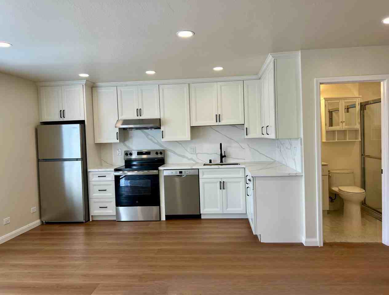 666 1st Ln - Photo 5 of 41