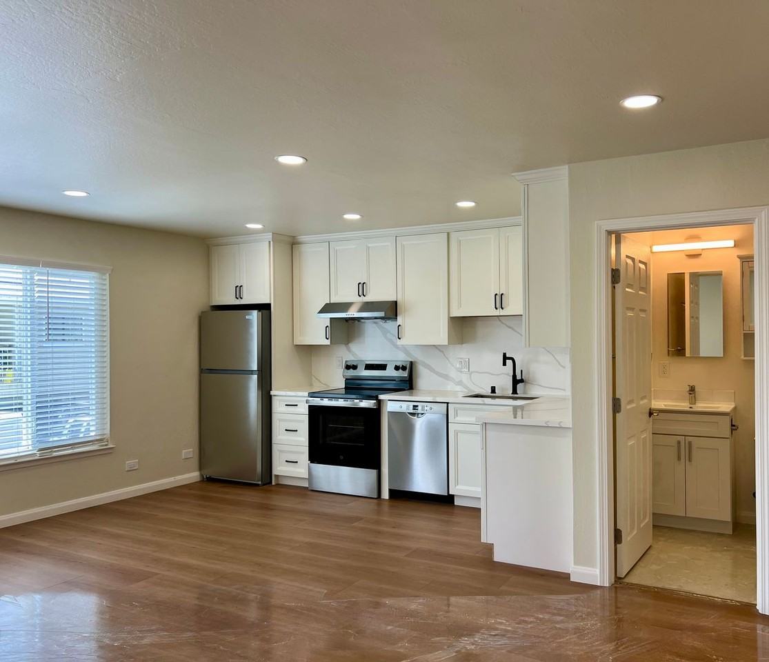 666 1st Ln - Photo 7 of 41