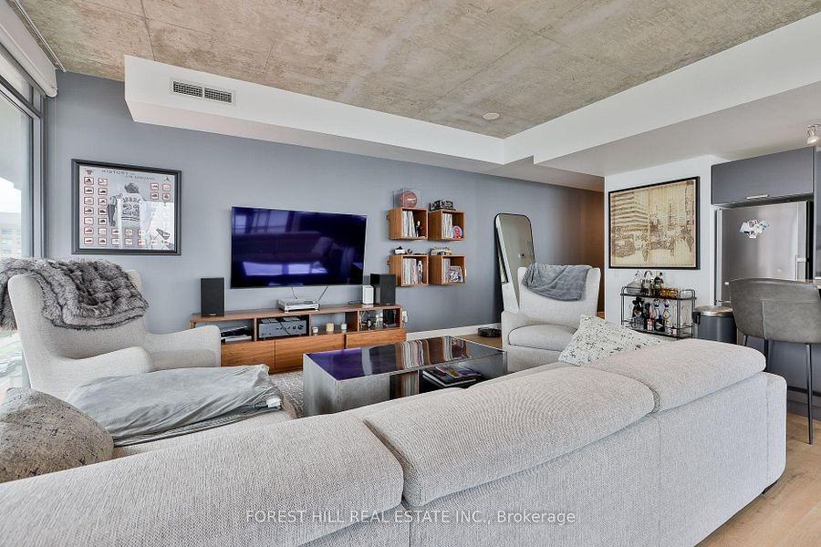 95 Bathurst Street #522 - Photo 3 of 26