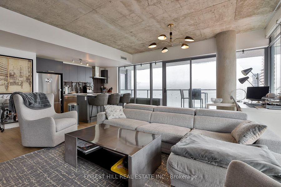 95 Bathurst Street #522 - Photo 4 of 26